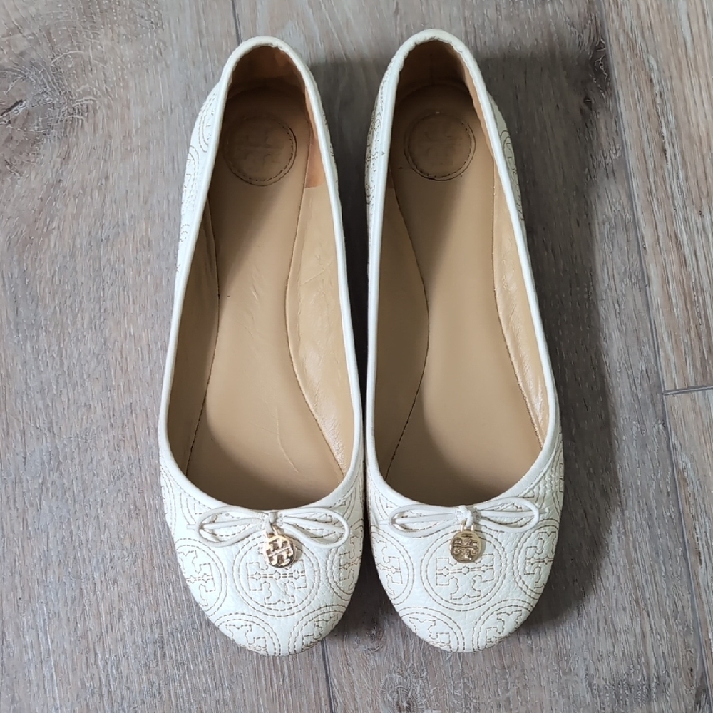 Tory Burch Cream Quilted Ballet Flats with Bow Detail